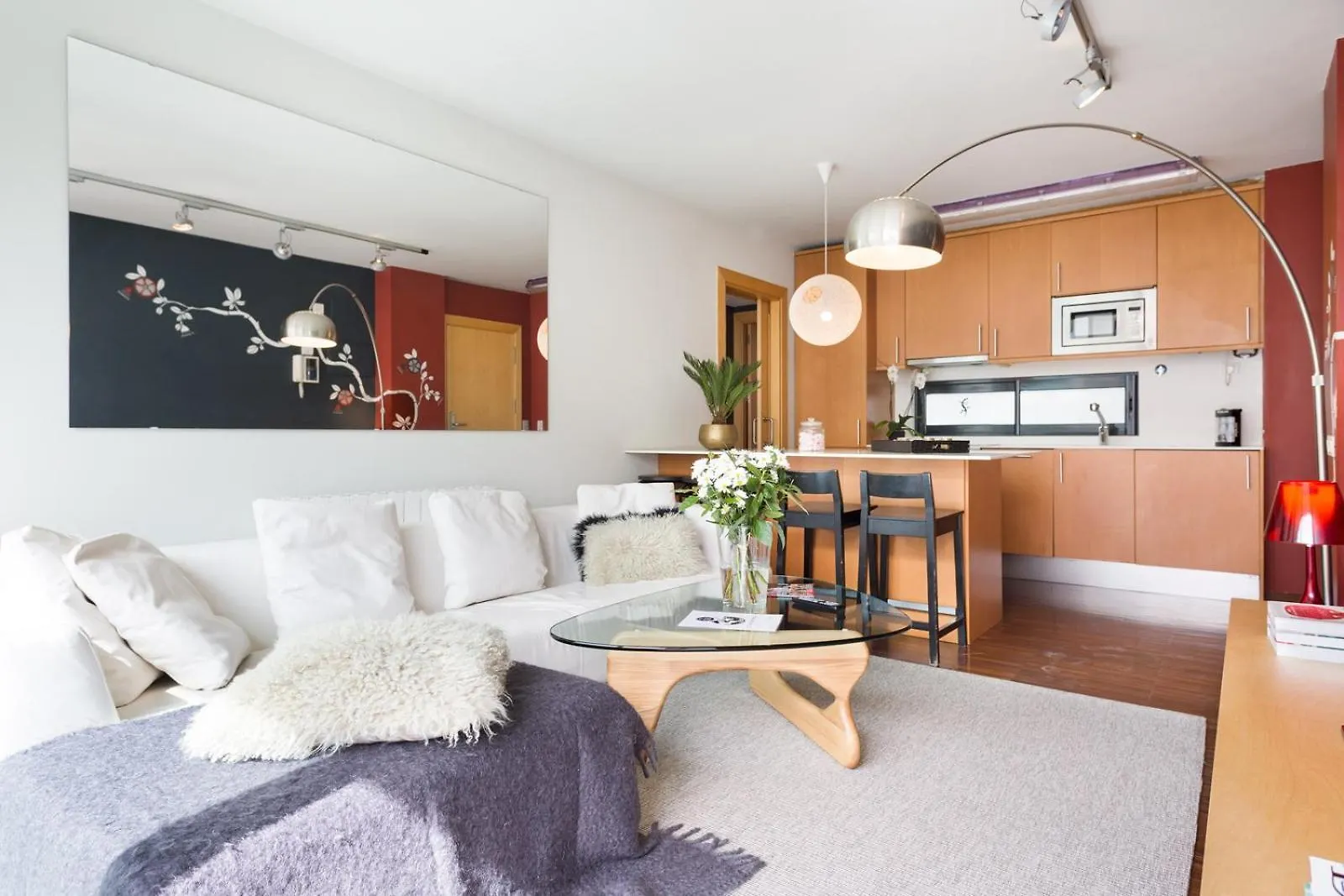 My Space Emirates - Executive Apartments With Private Balcony برشلونة