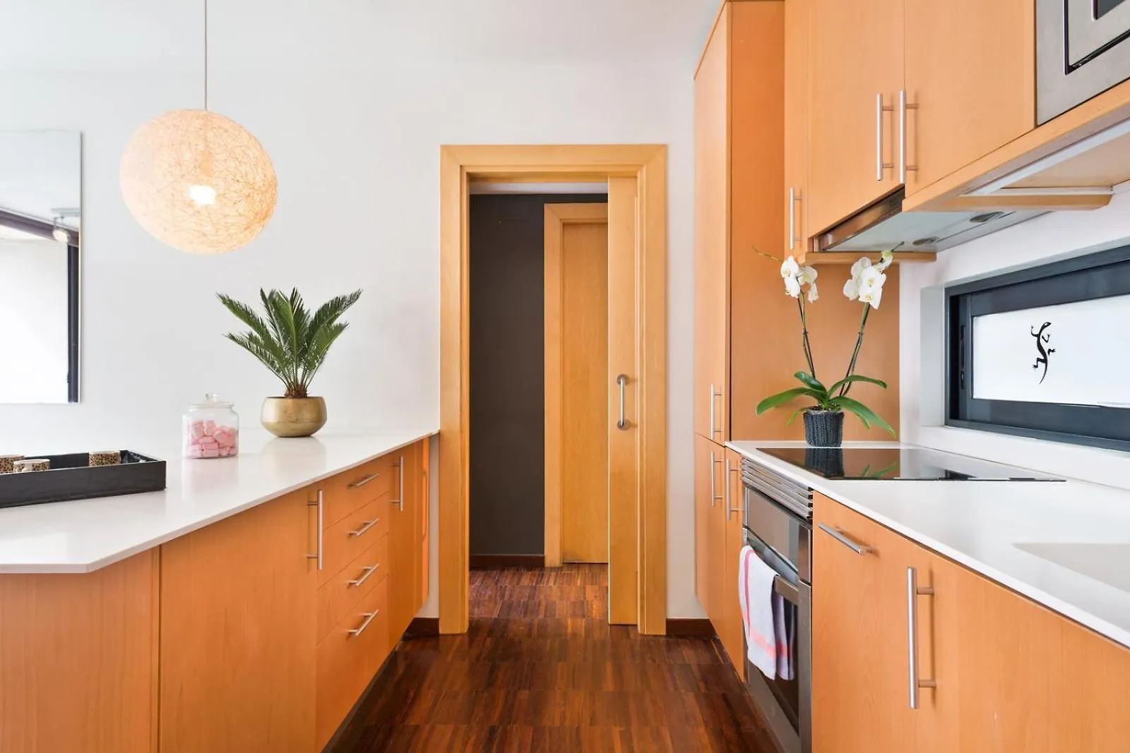 My Space Emirates - Executive Apartments With Private Balcony Barcelona 0*,