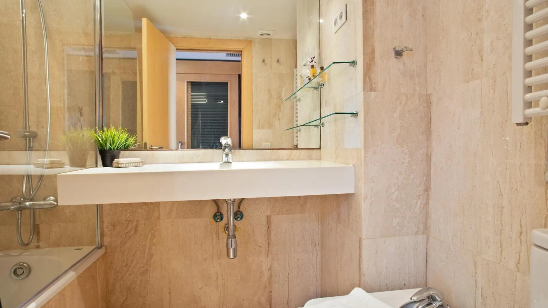 My Space Emirates - Executive Apartments With Private Balcony Barcelona 0*,  Spain