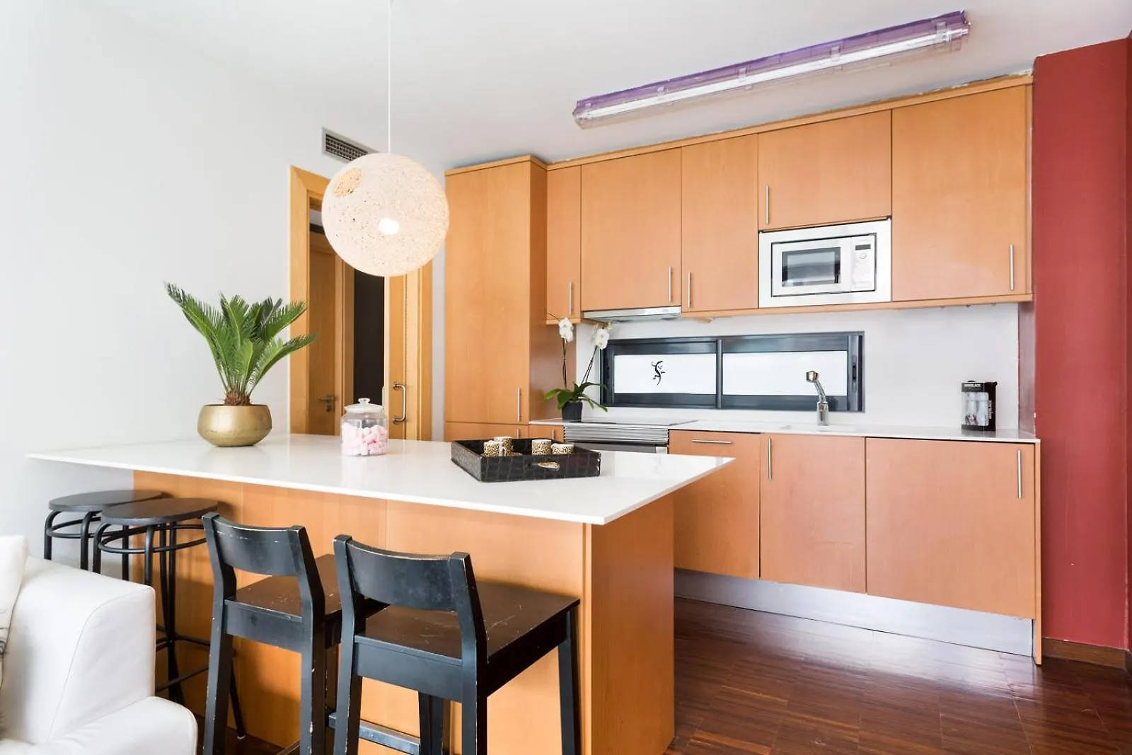 My Space Emirates - Executive Apartments With Private Balcony Barcelona